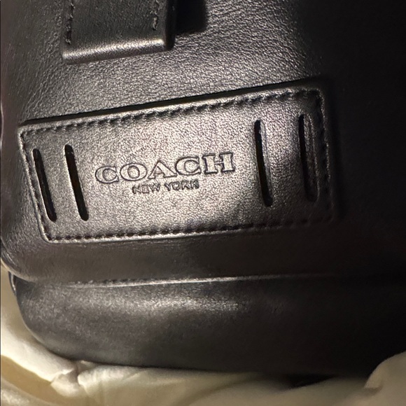 Coach Men's Black Leather Bag with hang tag. - Picture 7 of 12